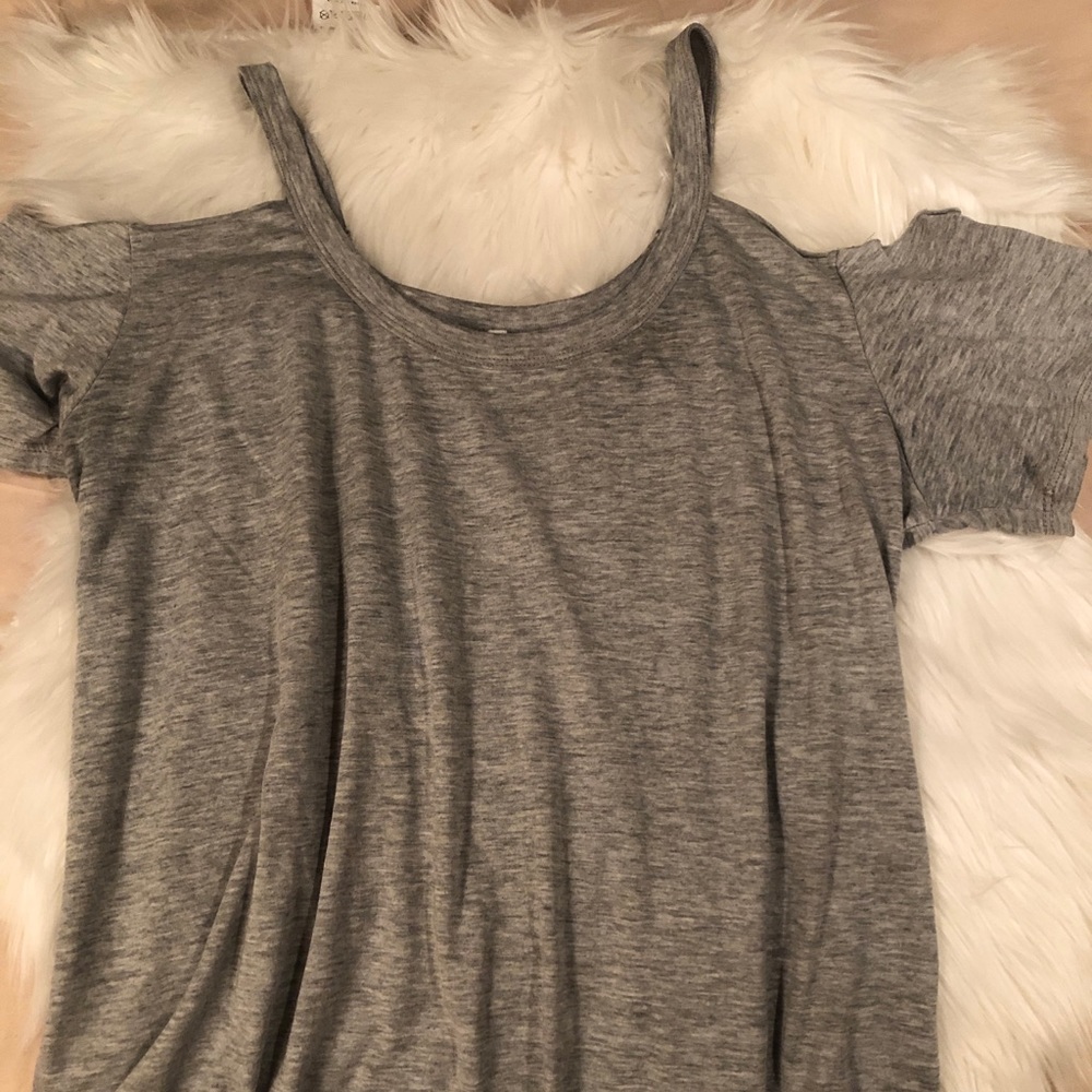 NWOT Heather grey cold shoulder top